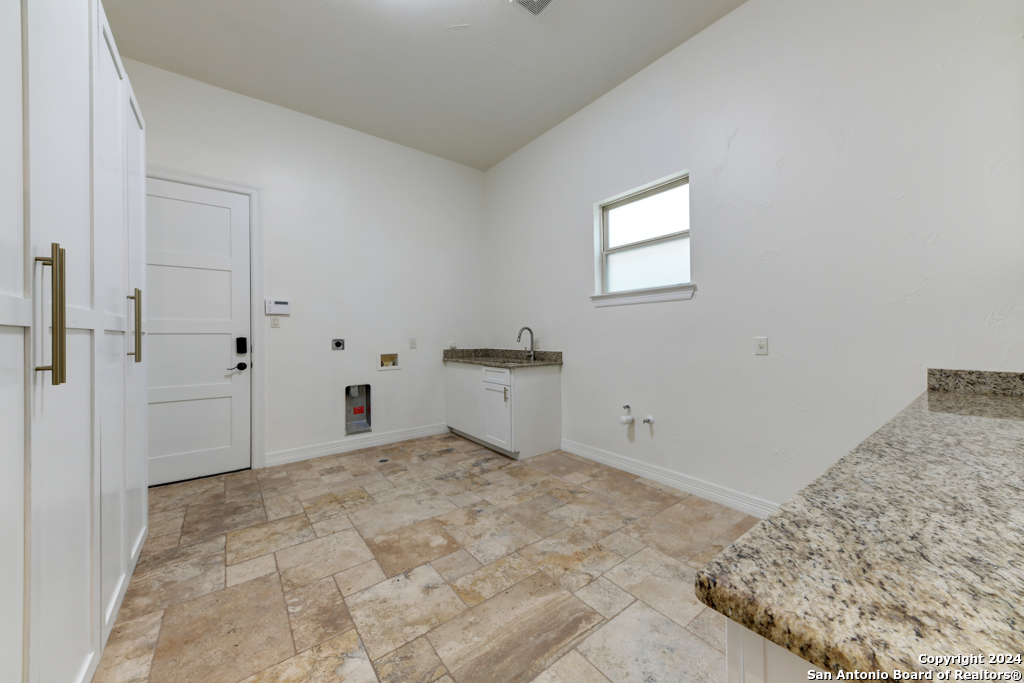 11 NAPLES CT