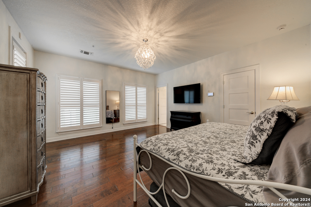 11 NAPLES CT
