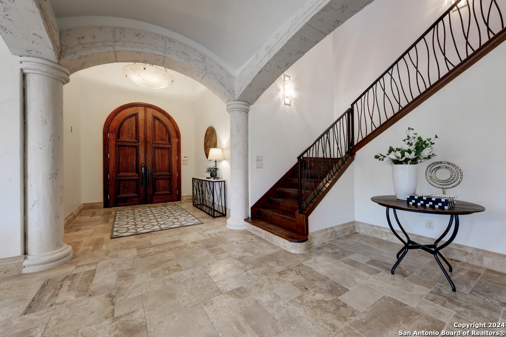 11 NAPLES CT