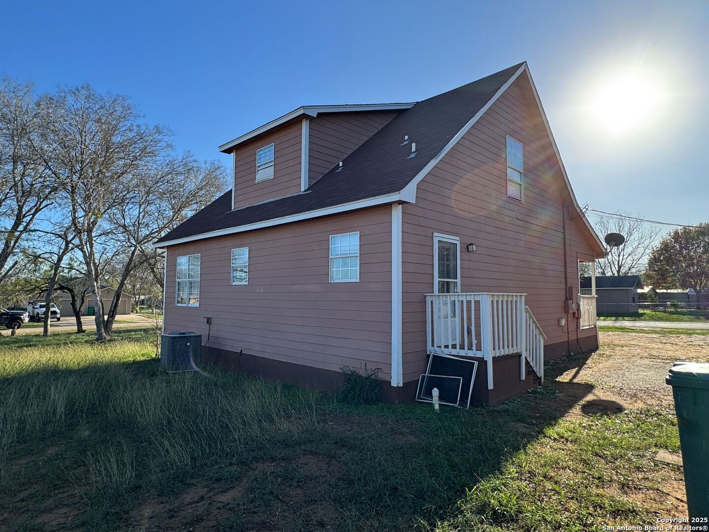 305 Cantrell Ave