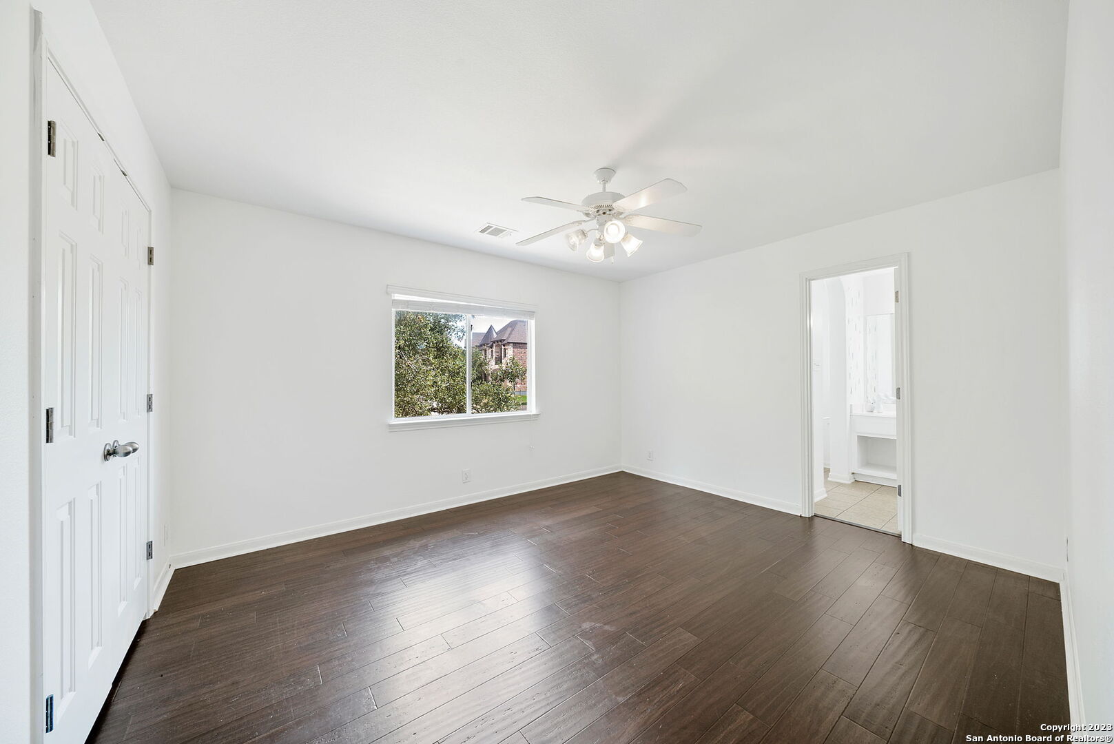 503 ENCHANTED WAY