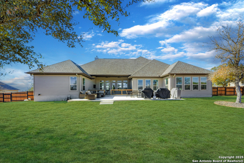 595 James Way