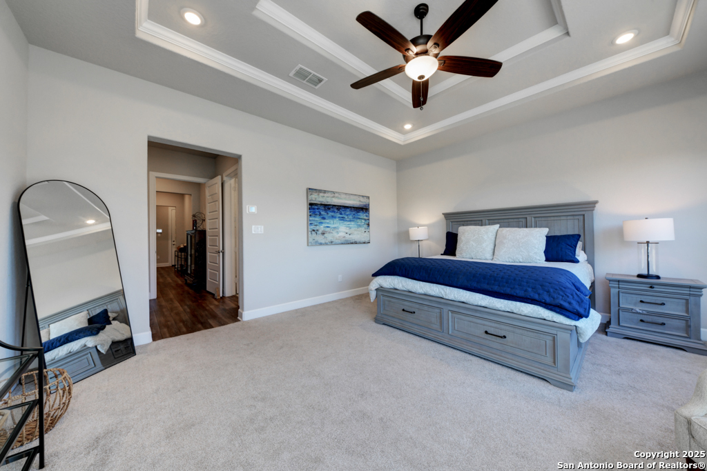 595 James Way