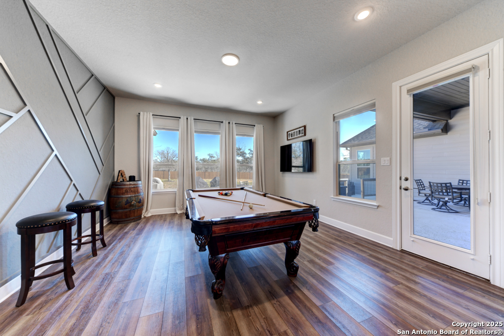 595 James Way