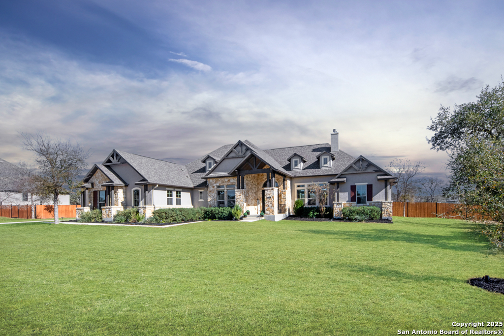 595 James Way