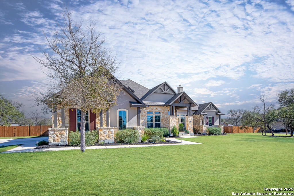 595 James Way