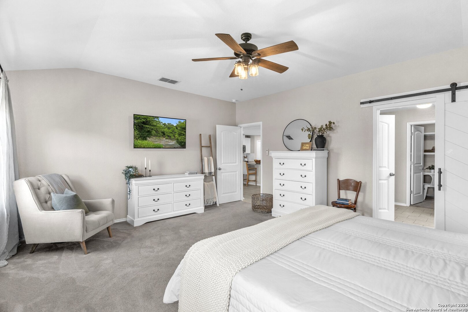 8907 IRONWOOD HL