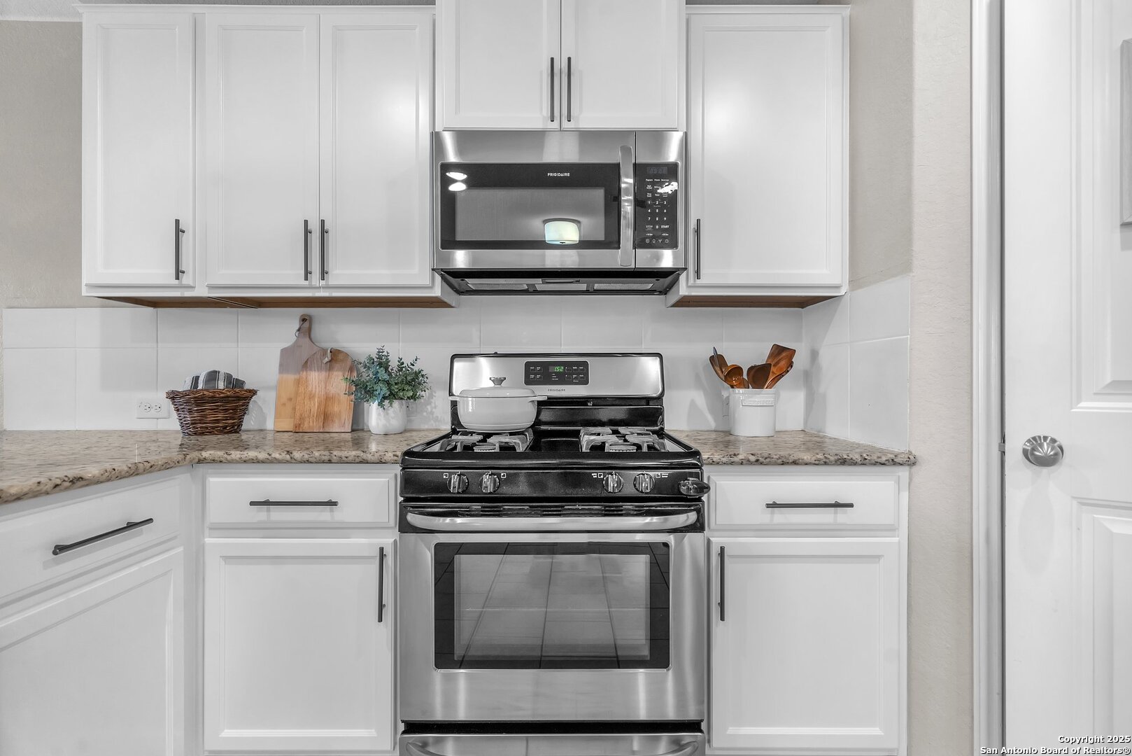 8907 IRONWOOD HL