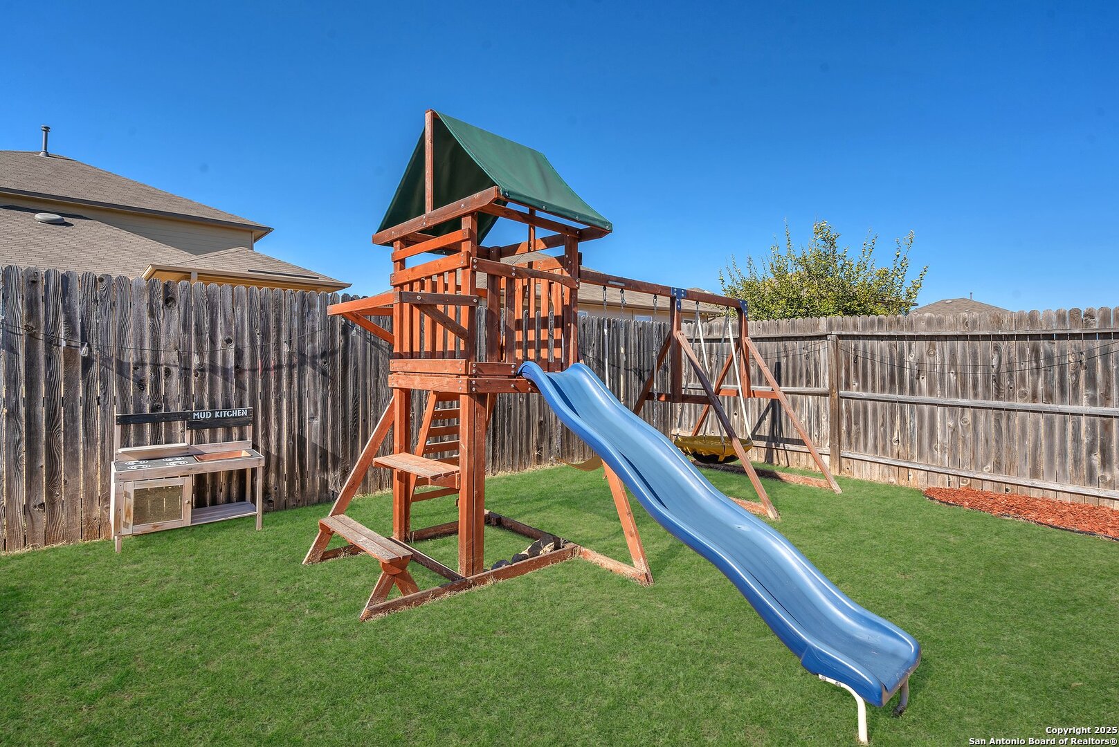 8907 IRONWOOD HL