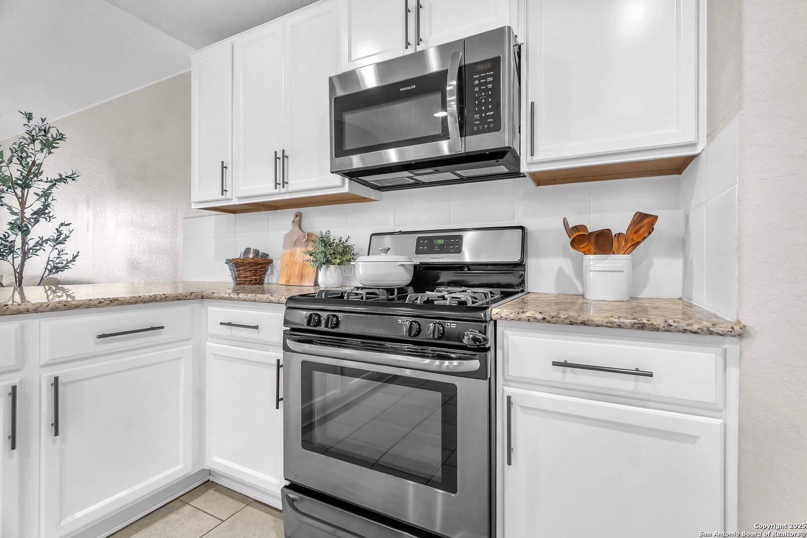 8907 IRONWOOD HL