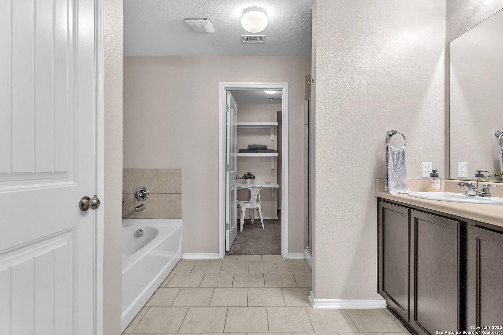 8907 IRONWOOD HL
