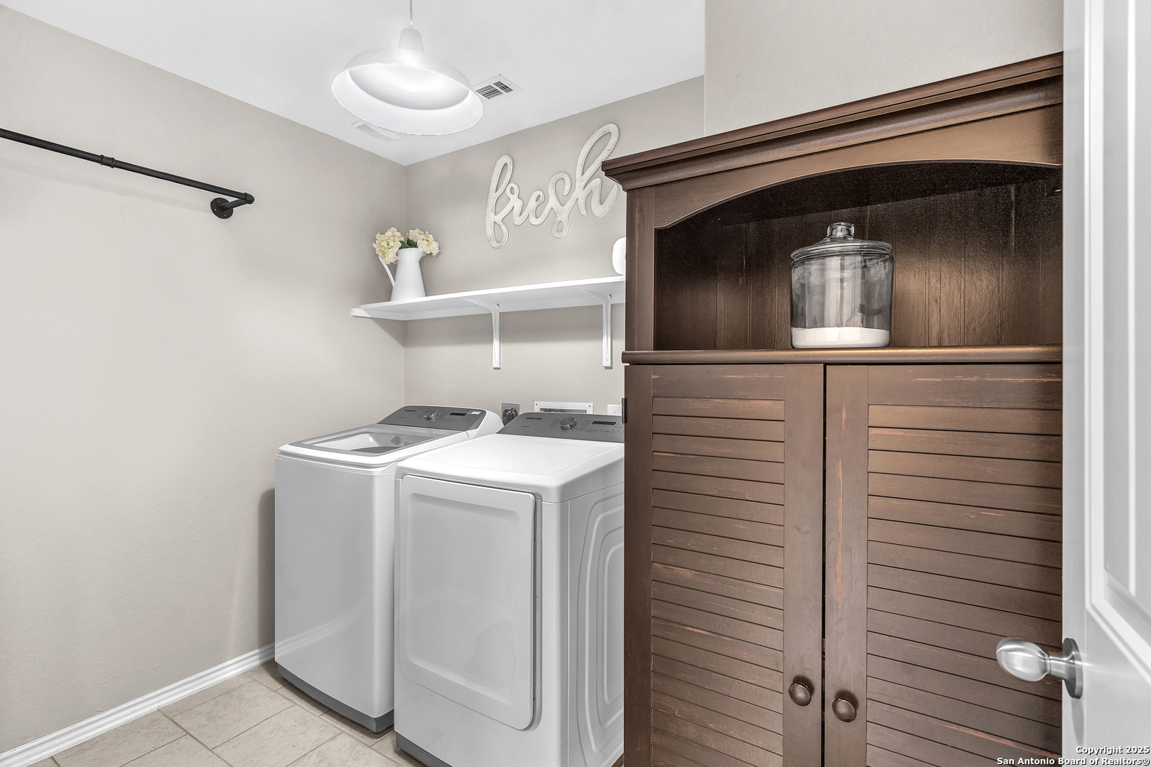 8907 IRONWOOD HL