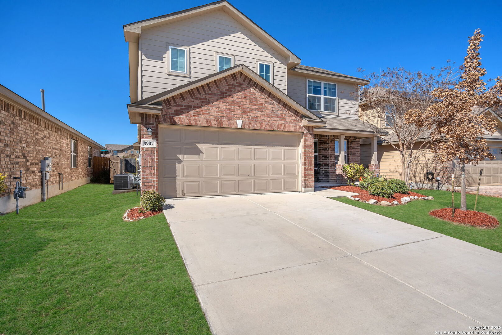 8907 IRONWOOD HL