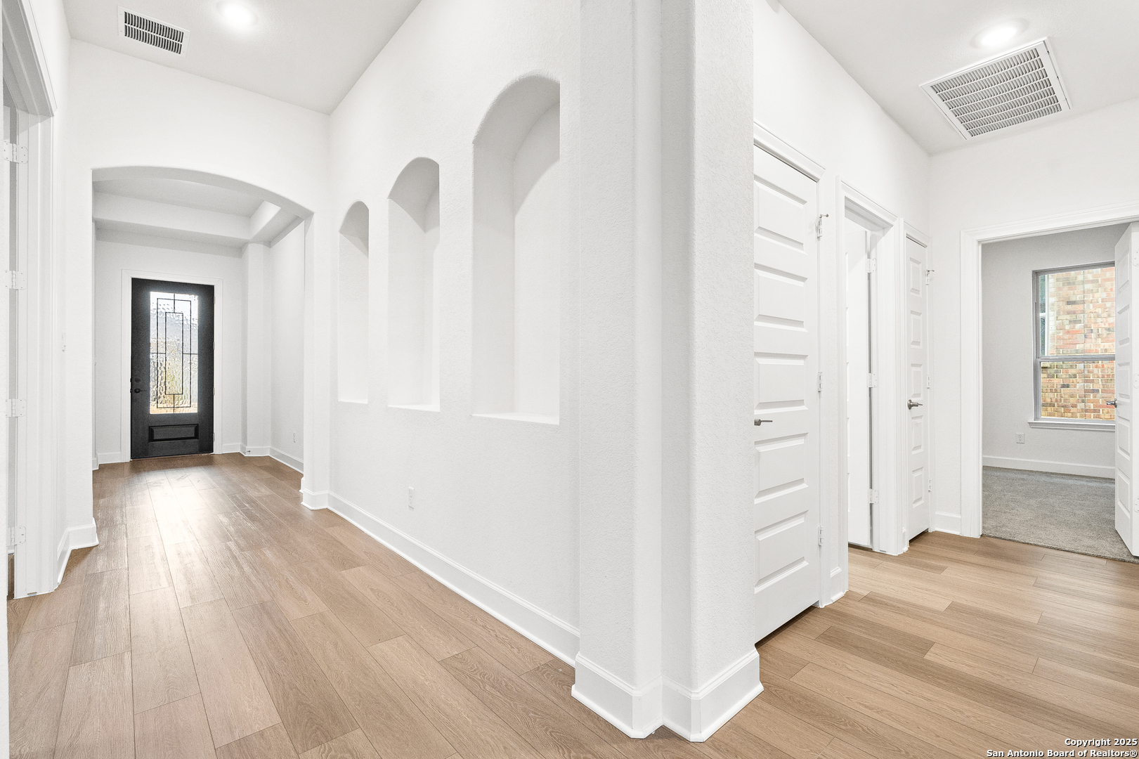 1727 Dunvegan Park