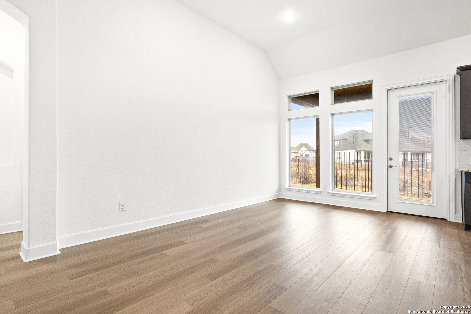 1727 Dunvegan Park