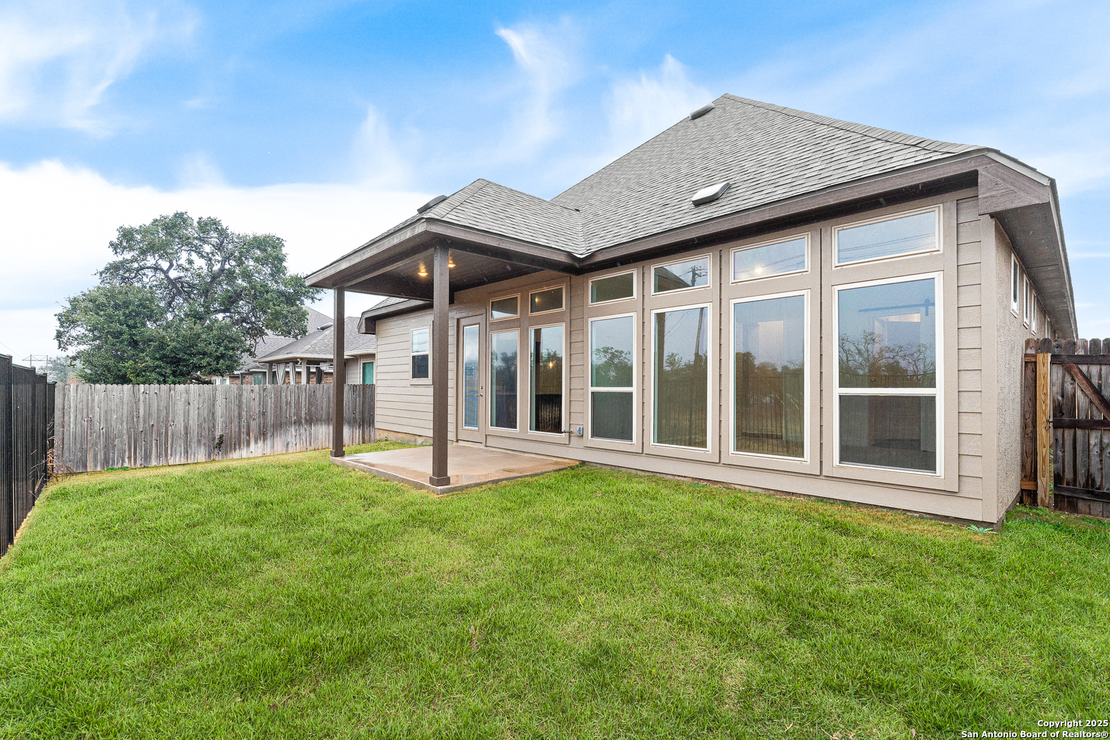 1727 Dunvegan Park