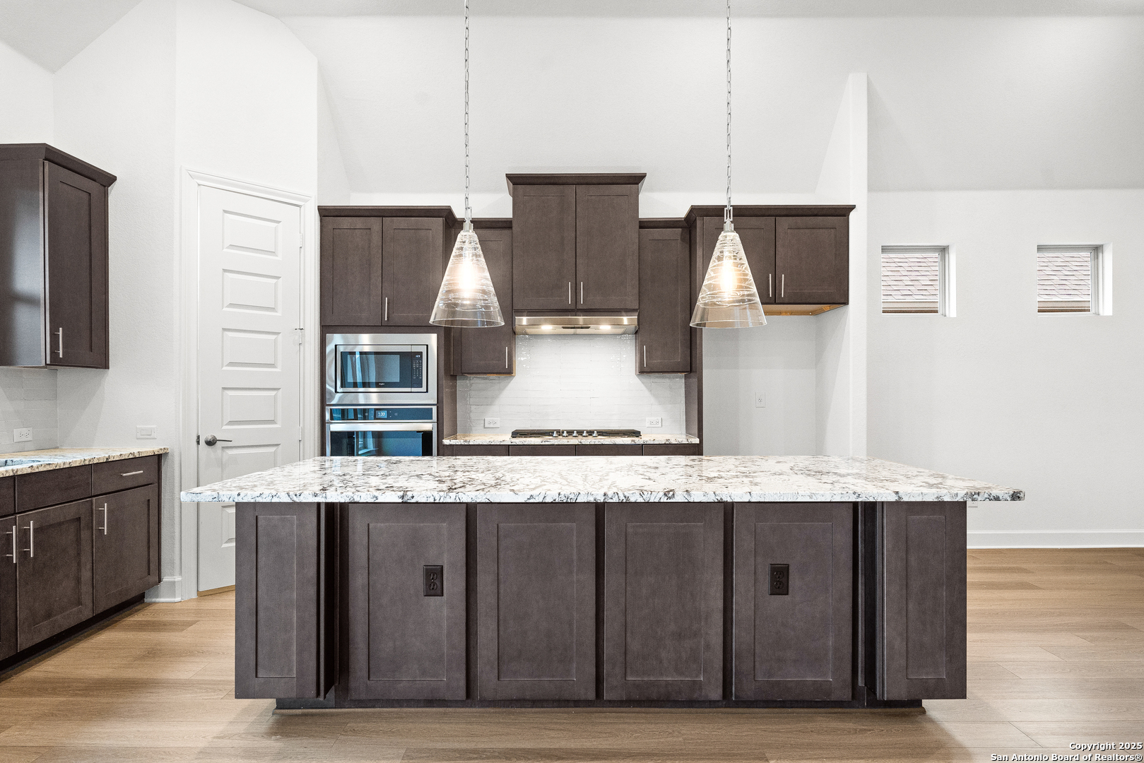 1727 Dunvegan Park