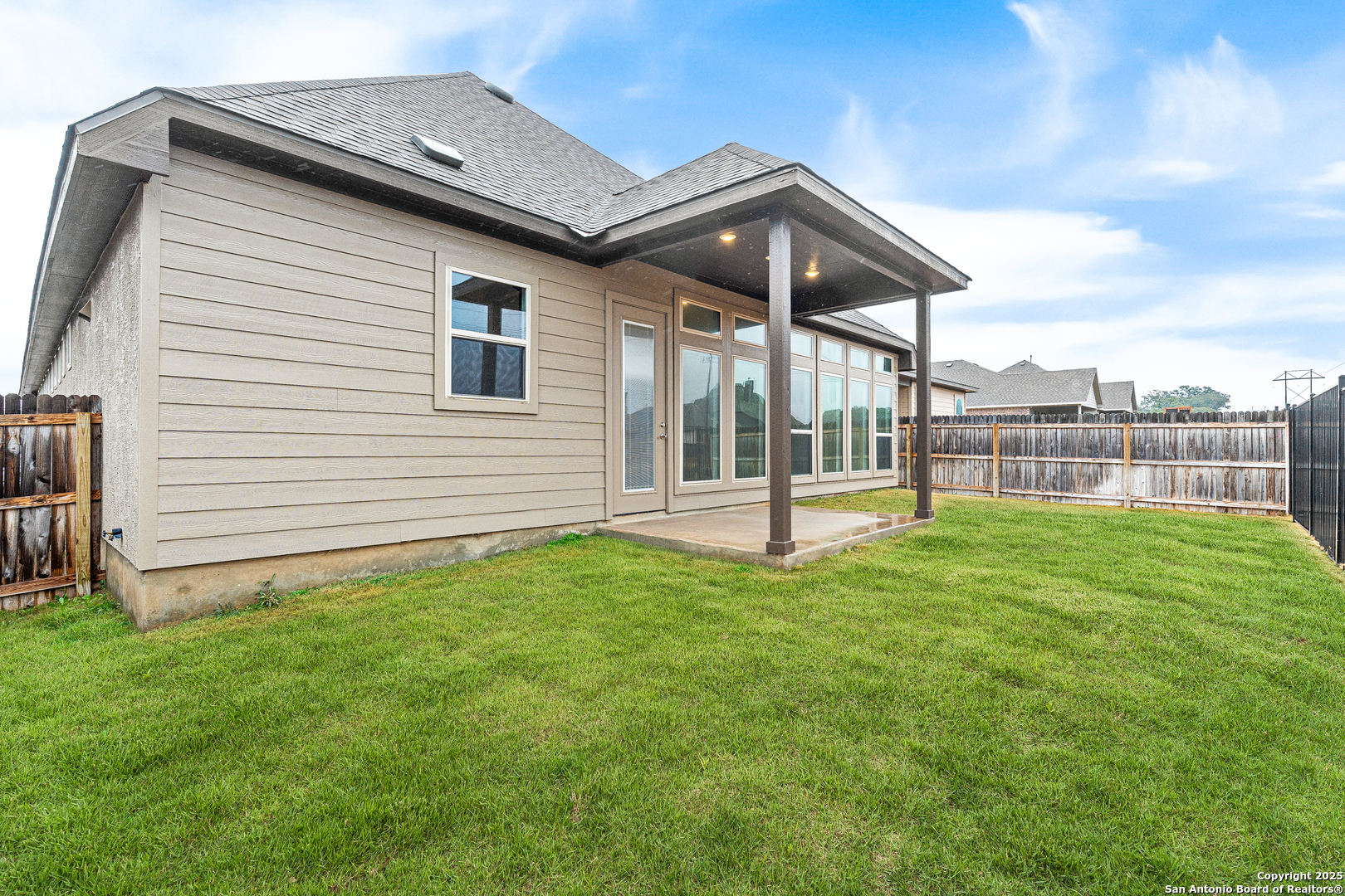 1727 Dunvegan Park