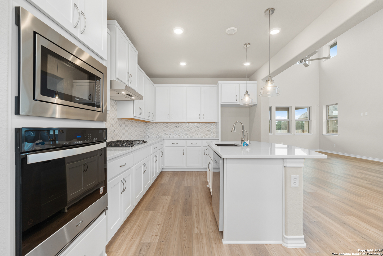 1723 Dunvegan Park