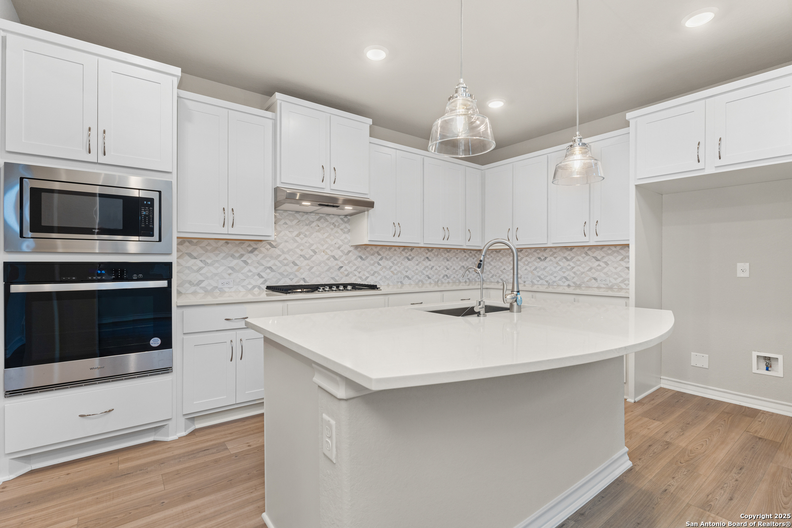 1723 Dunvegan Park