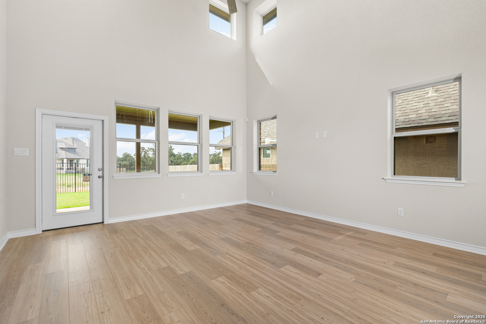 1723 Dunvegan Park