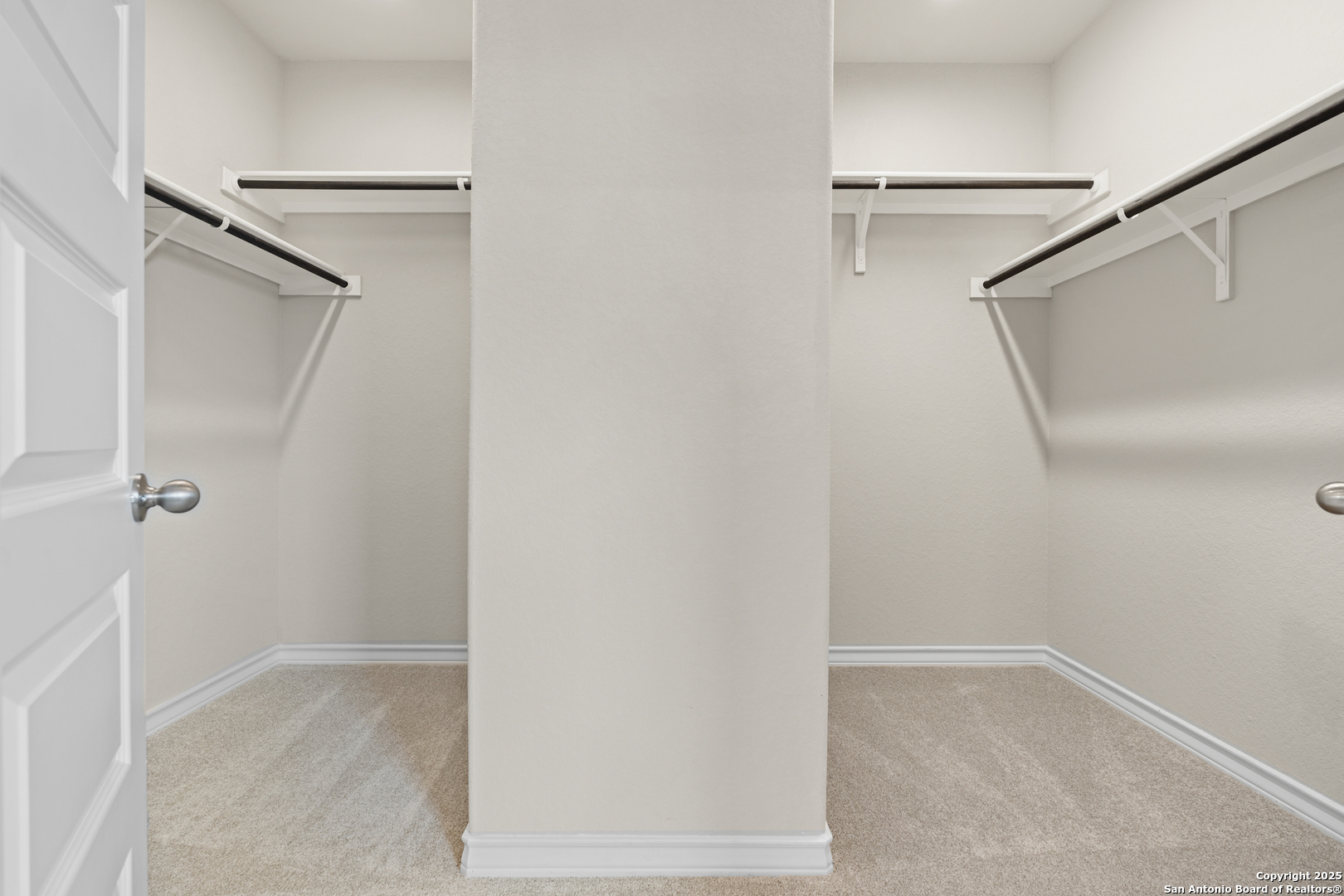 1723 Dunvegan Park