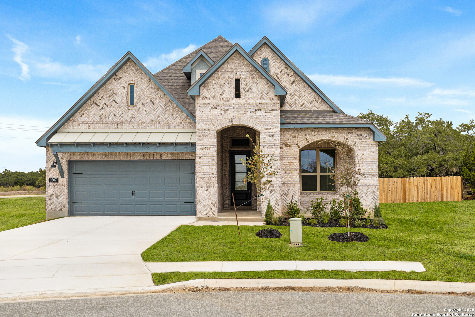 1607 Cheshire Park