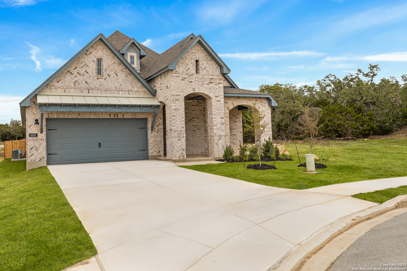 1607 Cheshire Park