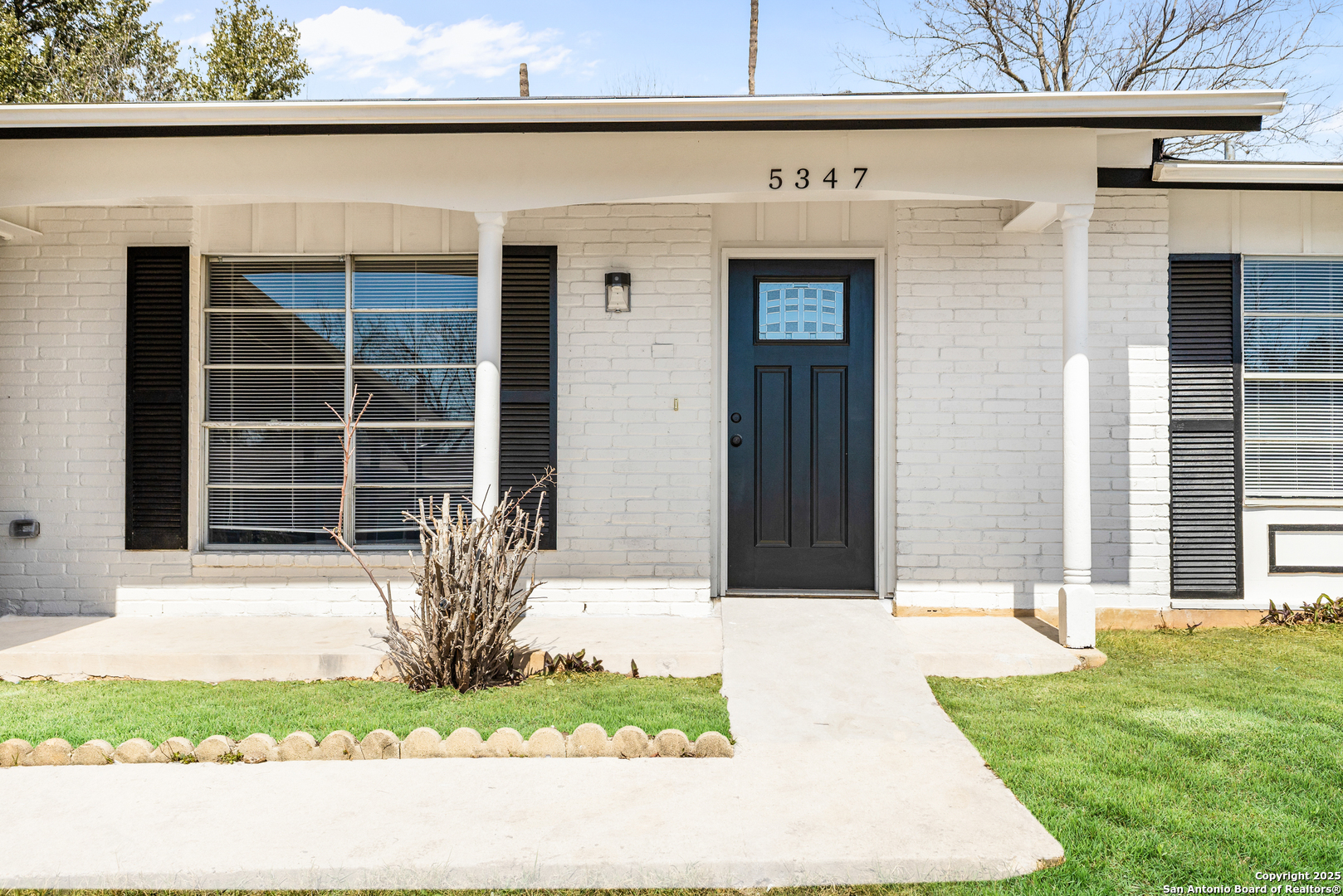 5347 Santa Cruz