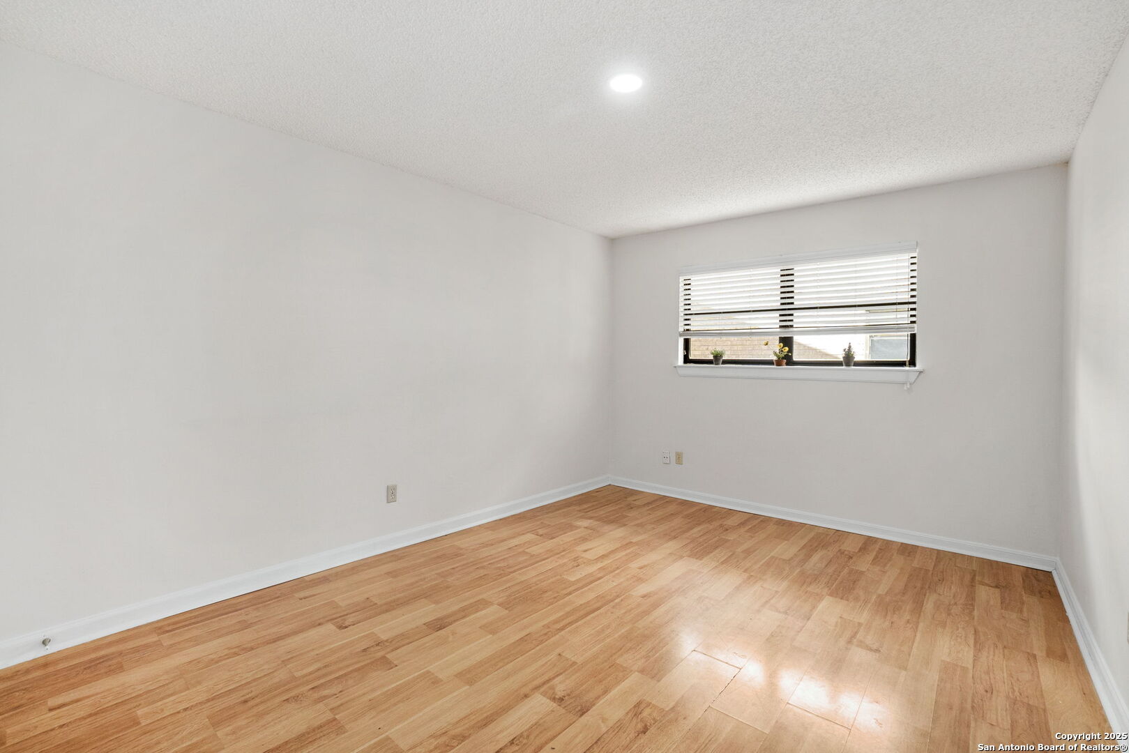 11843 Braesview 2006
