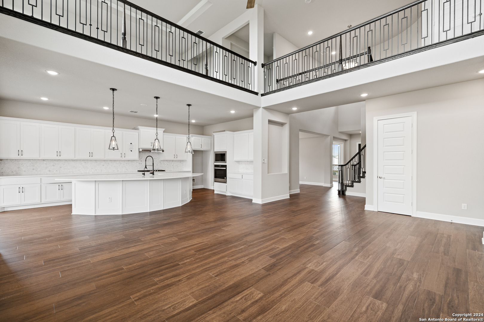 8462 Sierra Hermosa