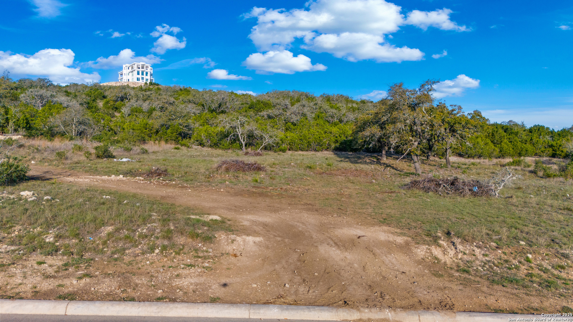23603 Basse Canyon