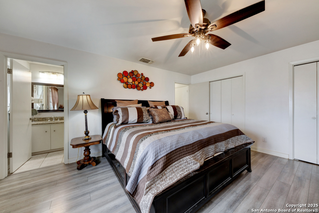 2877 Broad Oak
