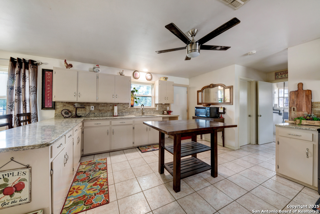 2877 Broad Oak