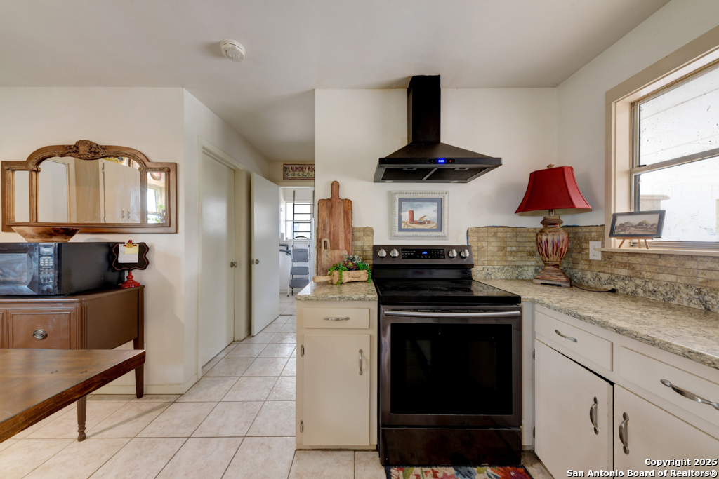 2877 Broad Oak
