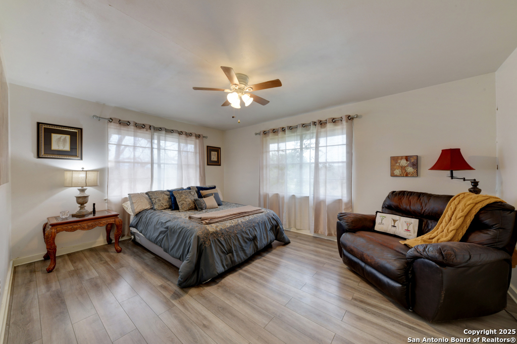 2877 Broad Oak