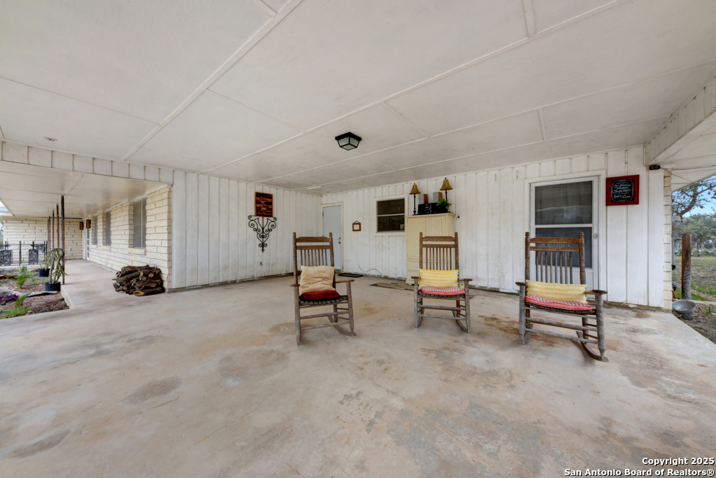 2877 Broad Oak