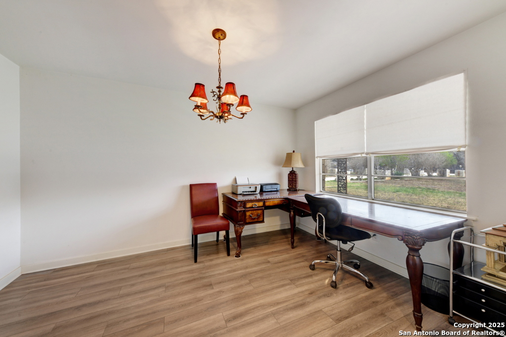 2877 Broad Oak
