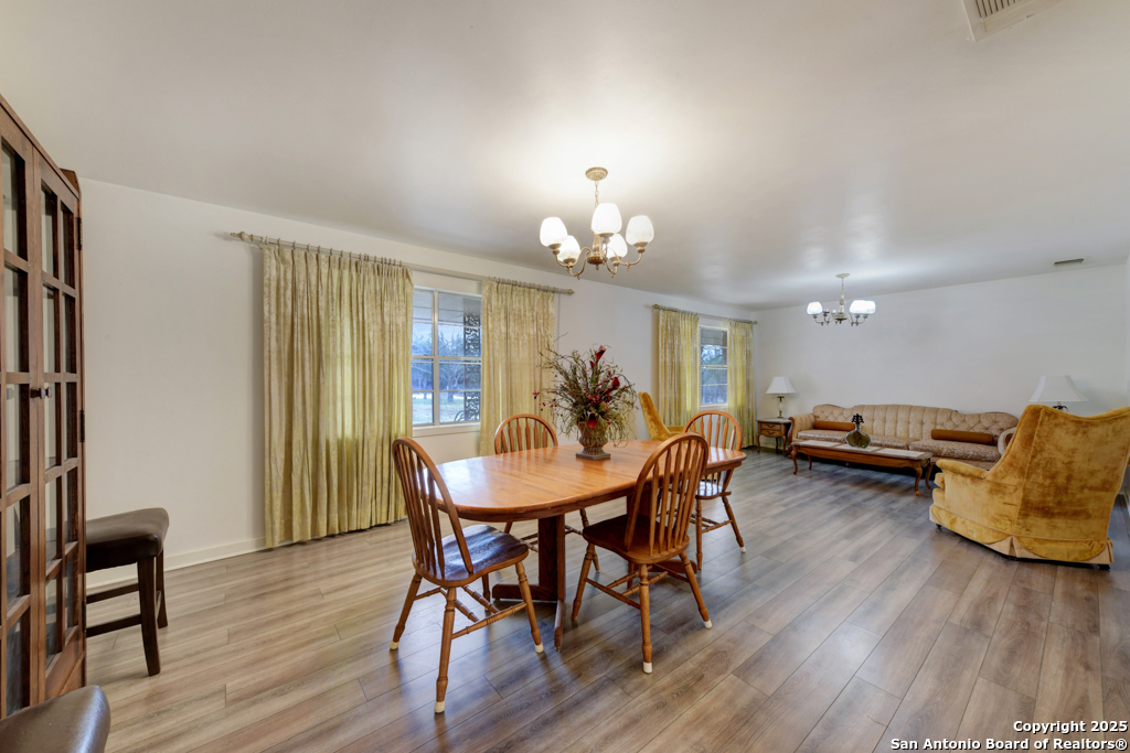 2877 Broad Oak