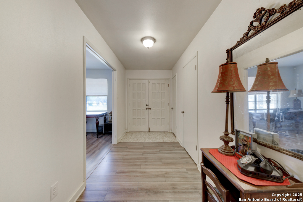 2877 Broad Oak