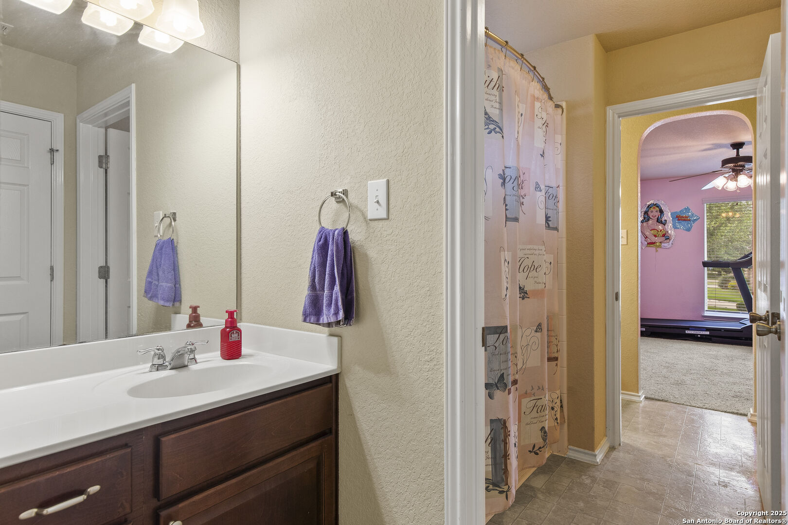 738 Daisy Crossing