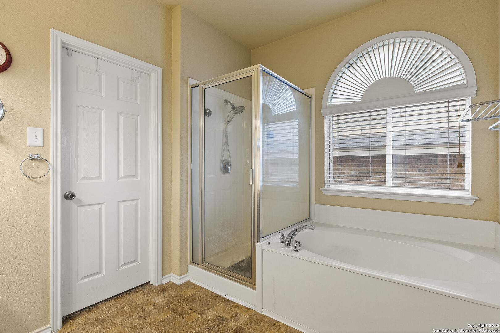 738 Daisy Crossing