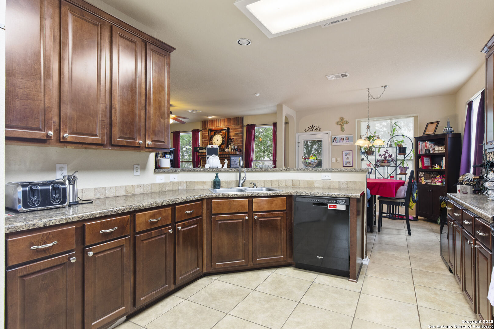 738 Daisy Crossing