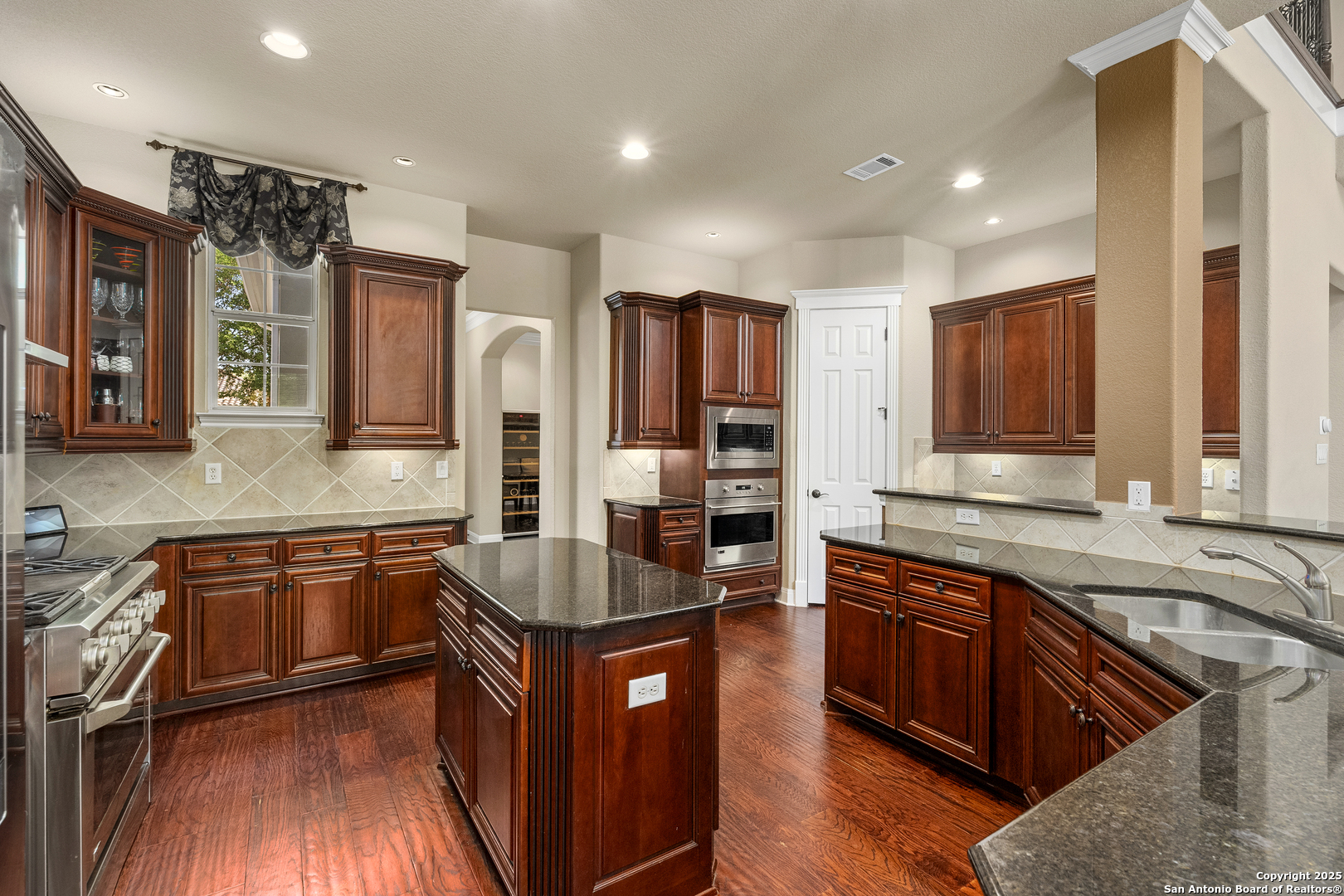 7414 Hovingham
