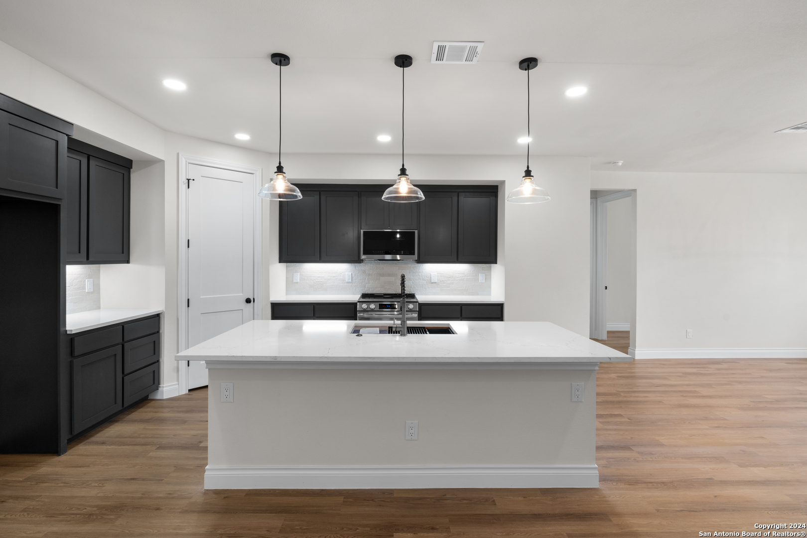 860 Rayner Ranch Blvd