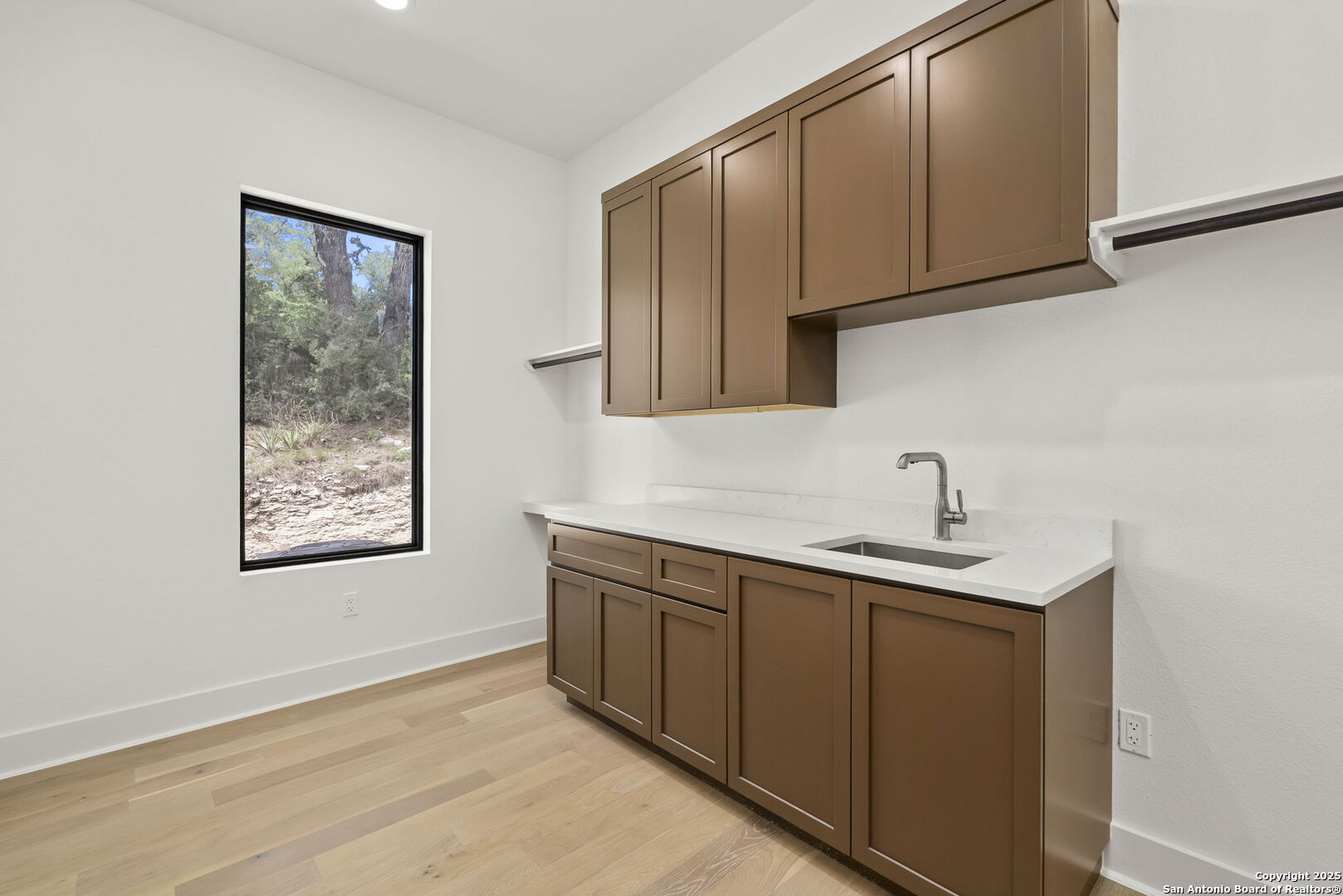 9847 Midsomer Pl