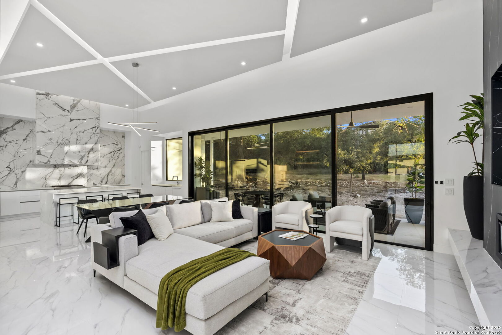 23611 Messina Cyn