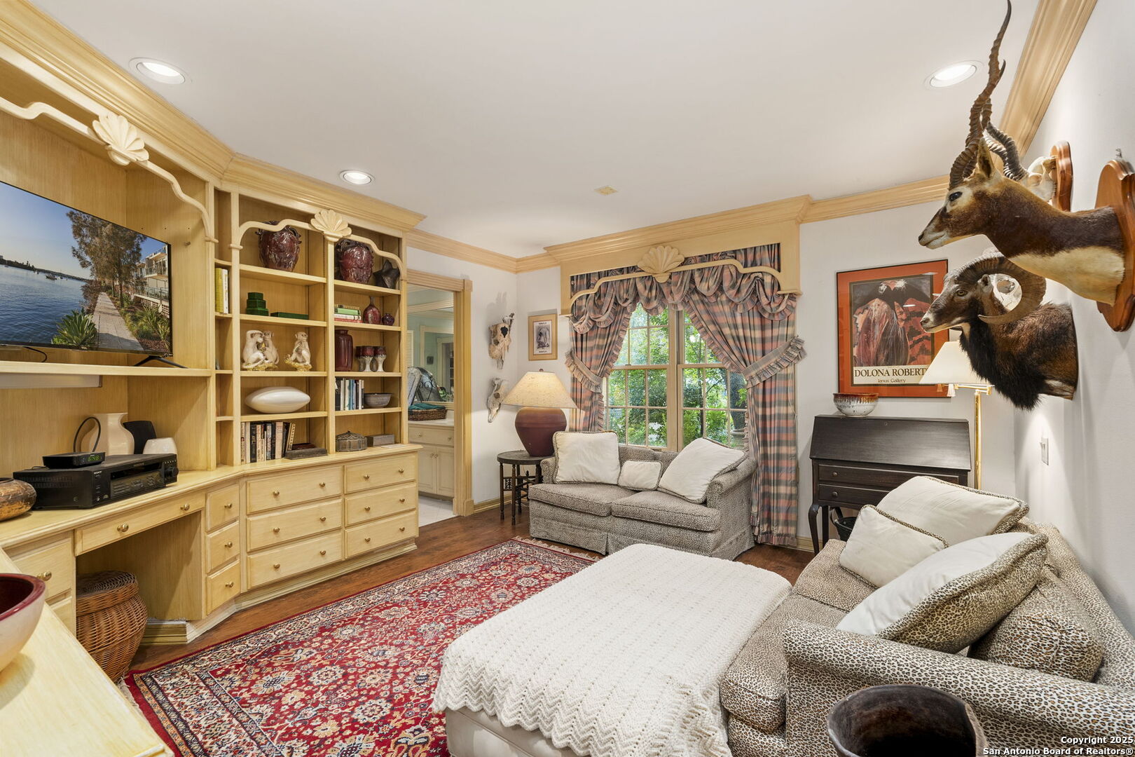 9003 Village Dr