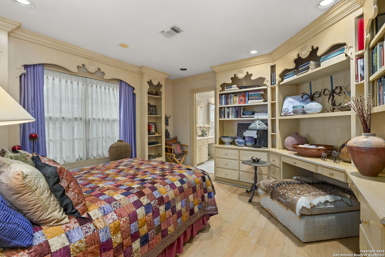 9003 Village Dr