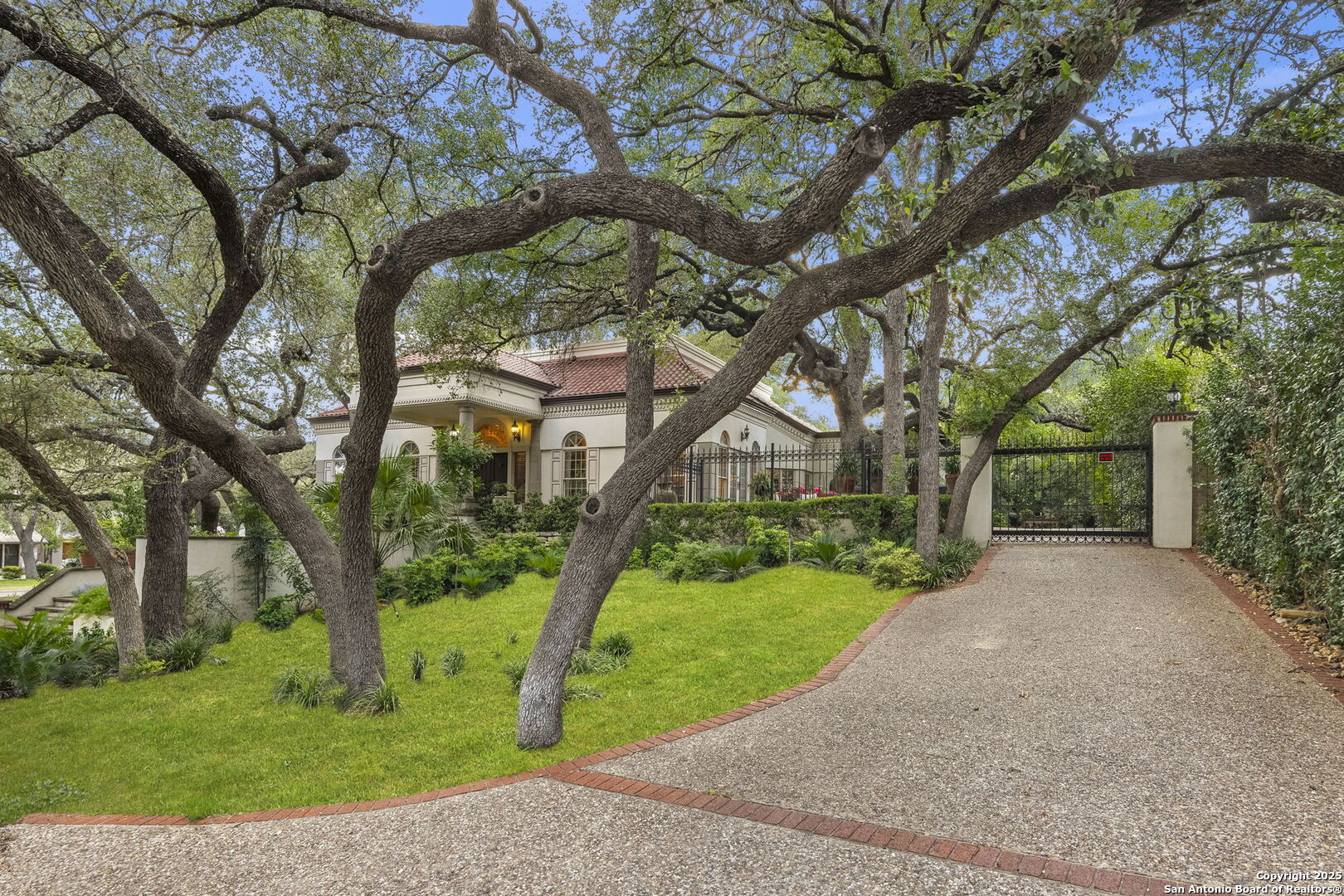 9003 Village Dr